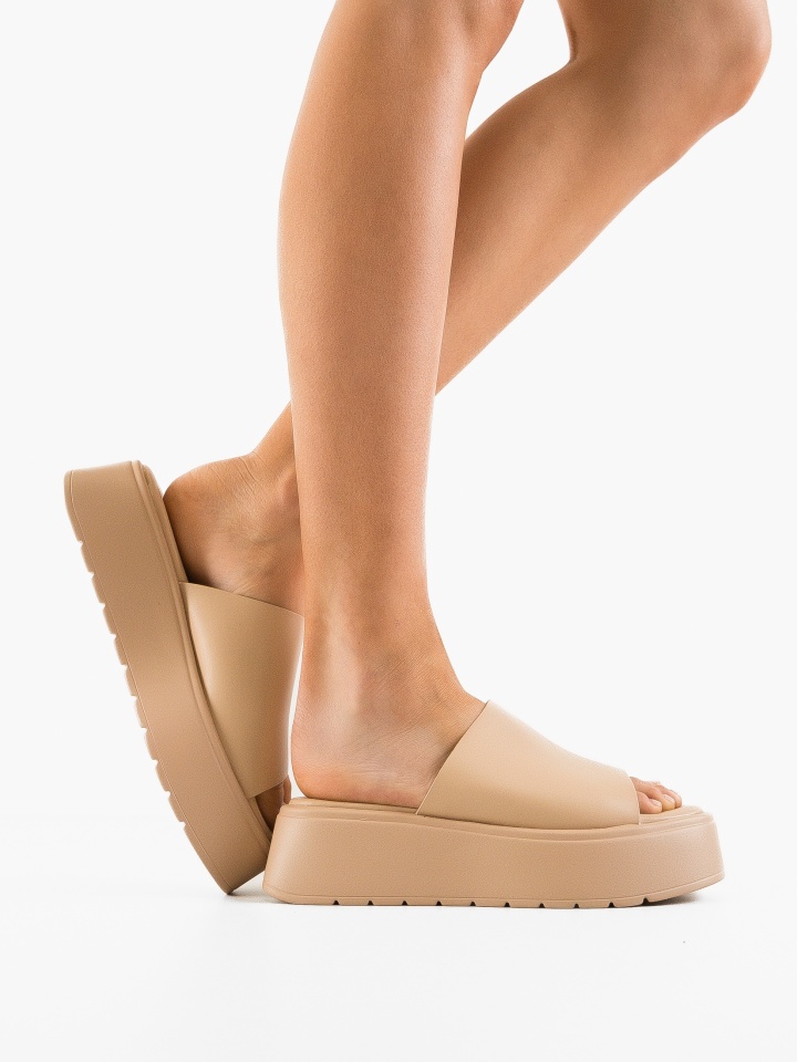 Saboti dama Egon Bej