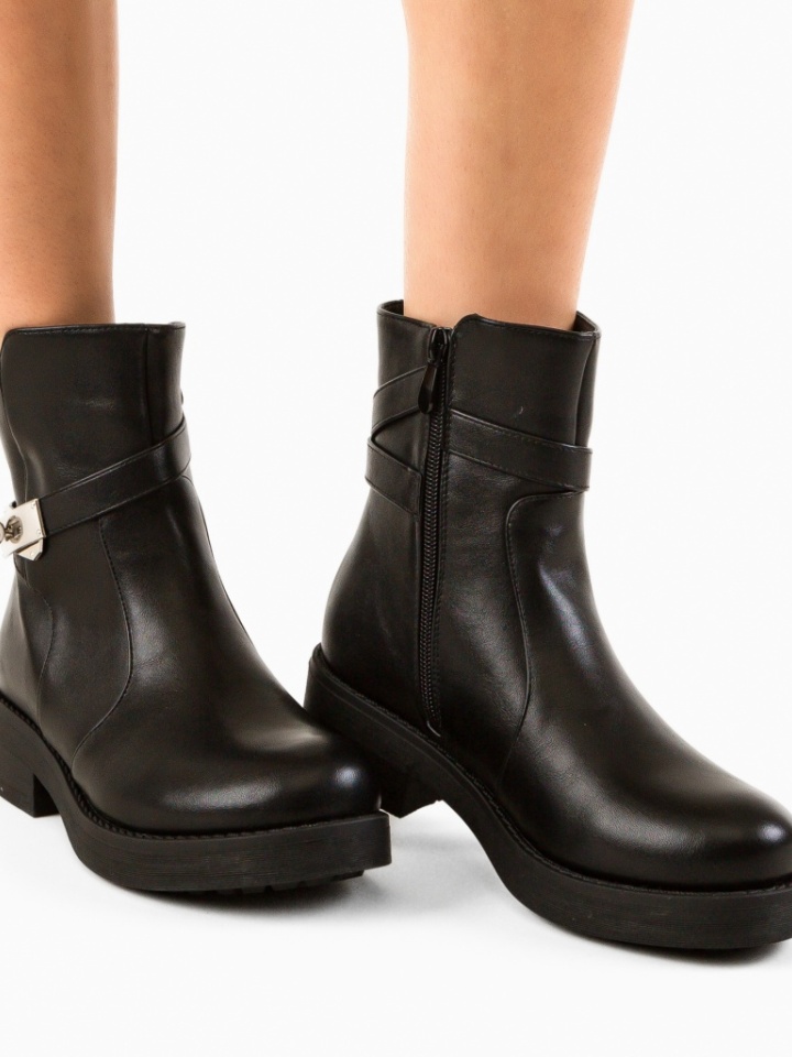 Ghete dama Monday Maro