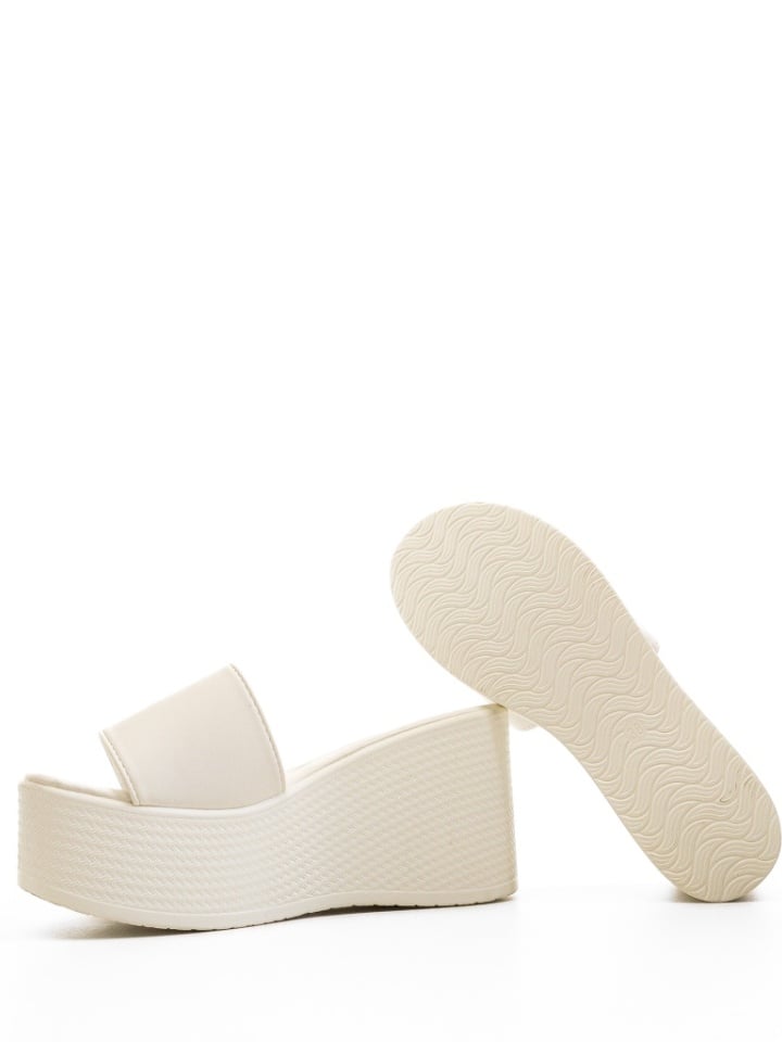 Saboti dama Miela Albi