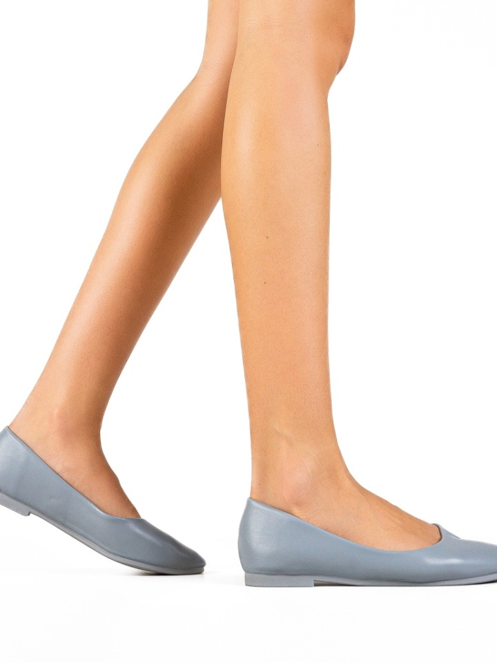 Balerini dama Ratap Albastri