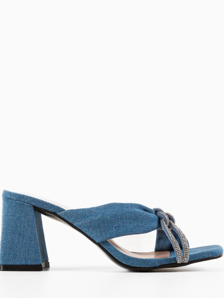 Saboti dama Sophea Bej