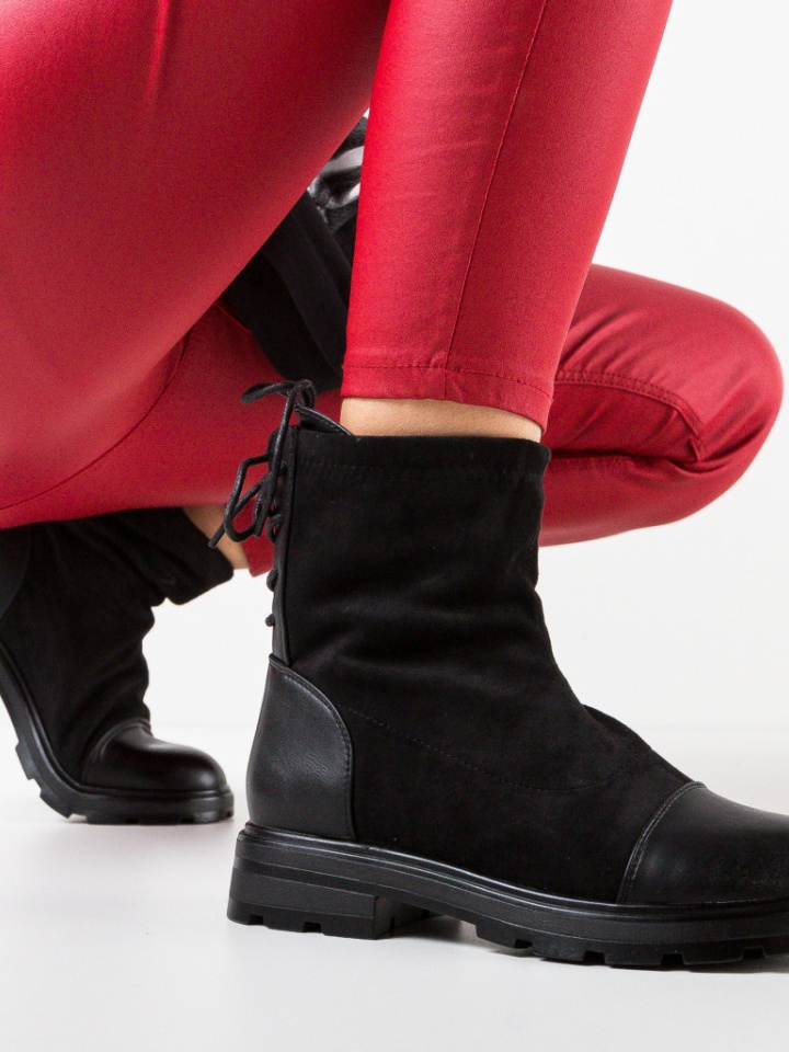 Ghete dama Piko Negre