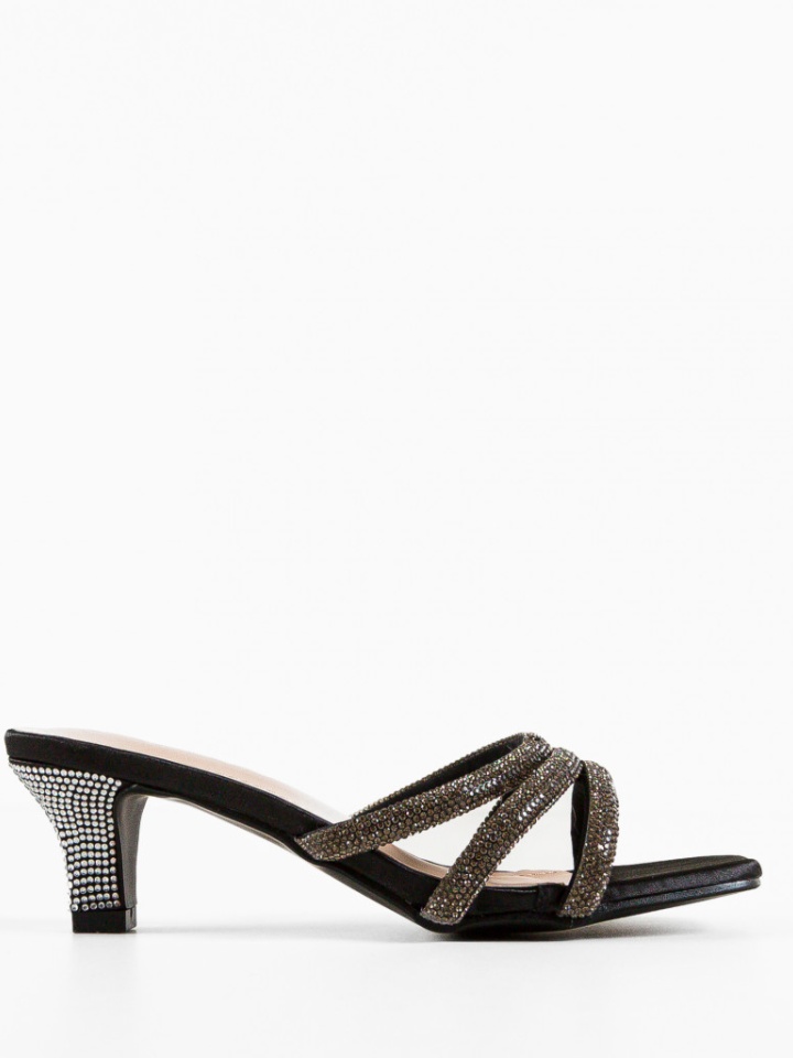 Saboti dama Lupita Verzi