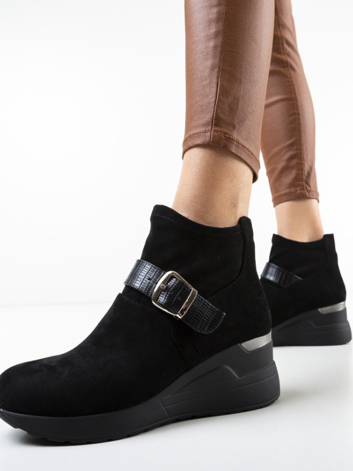 Ghete Cisneros Negre