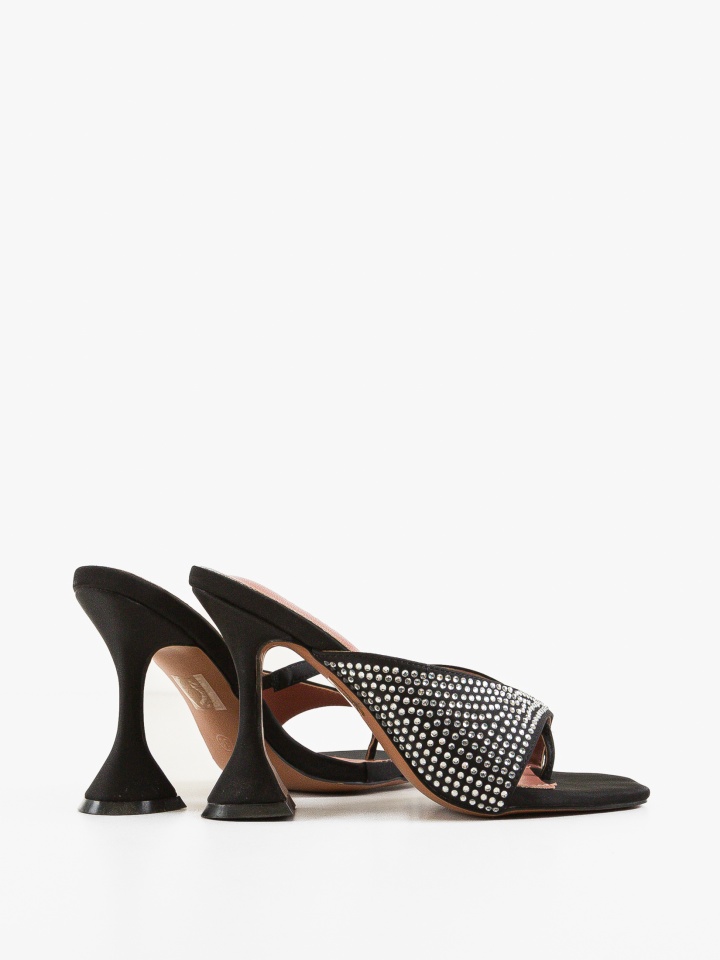 Saboti dama Armina Negri