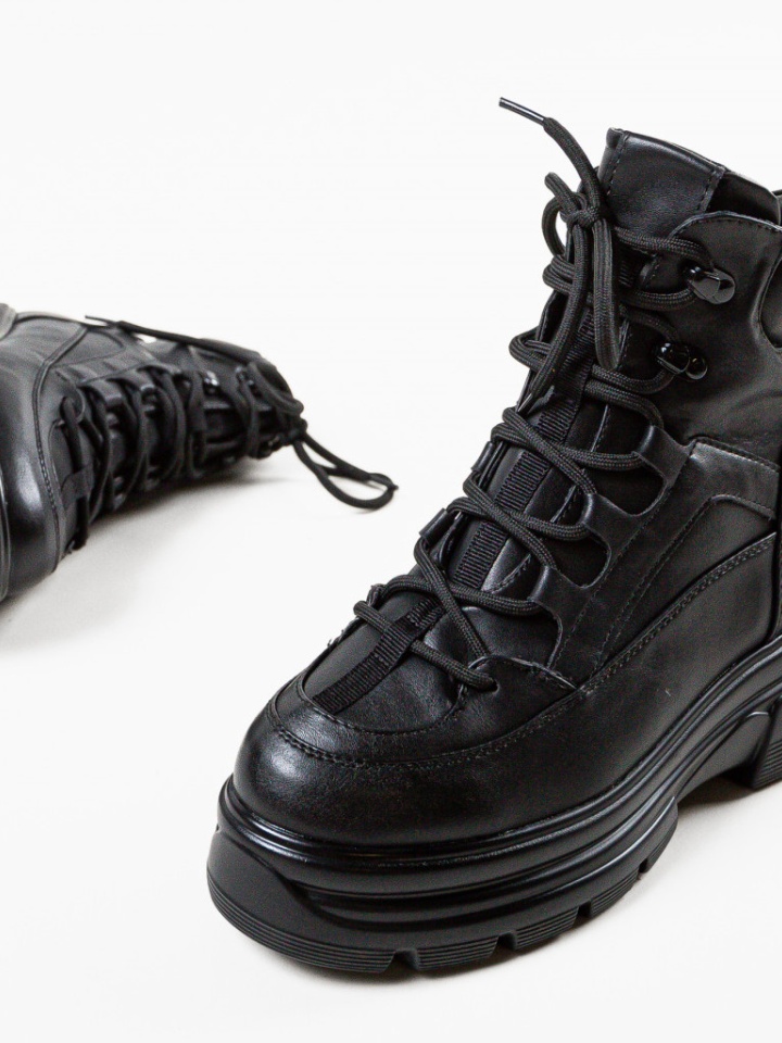 Ghete dama Oteka Negre