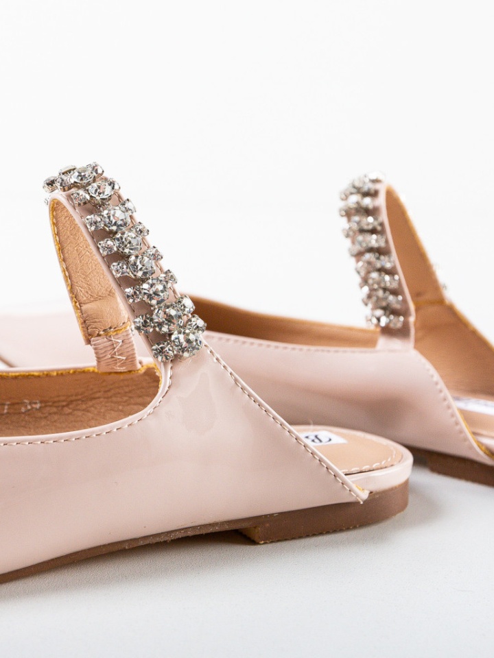 Saboti dama Kien Bej