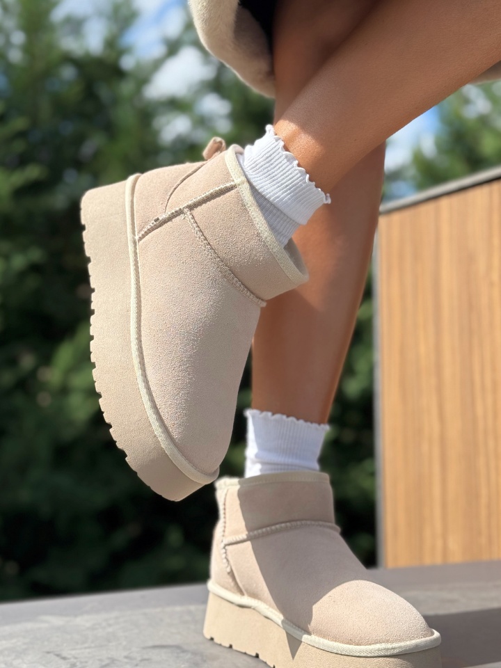 Cizme tip Ug Dayana Bej