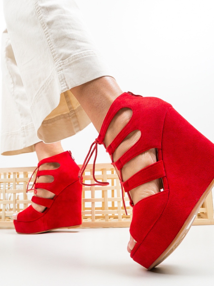 Platforme Bennu Rosii