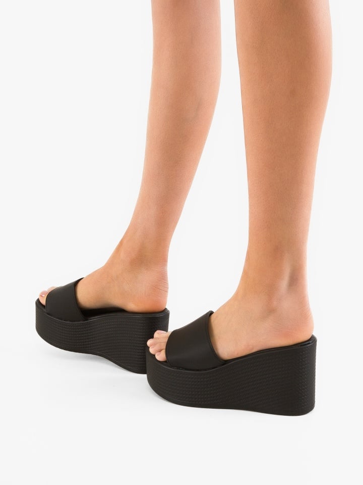 Saboti dama Miela Albi