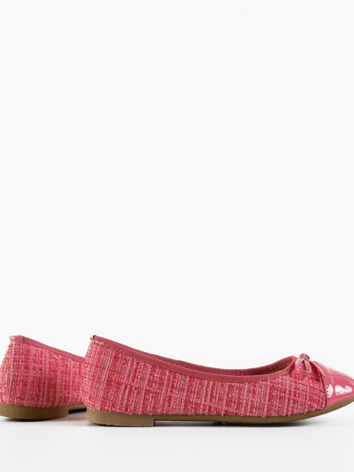 Balerini dama Musto Roz