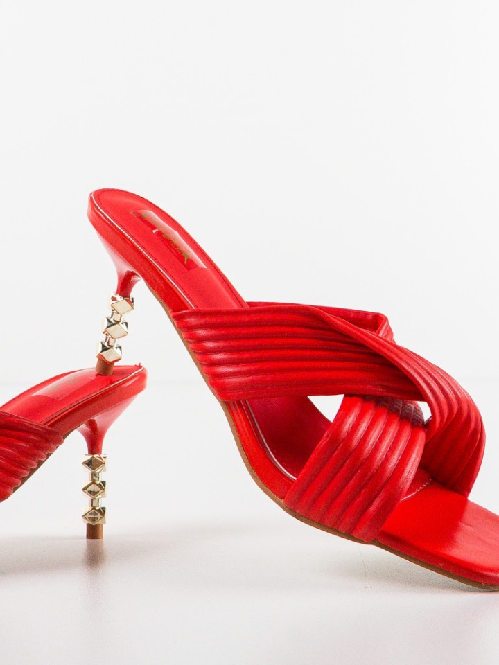 Saboti dama Bush Rosii