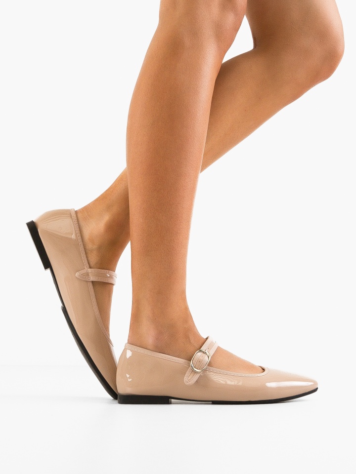 Balerini dama Velma Bej