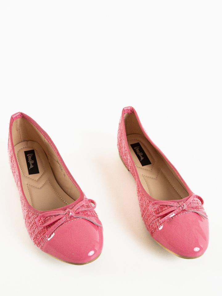 Balerini dama Musto Roz