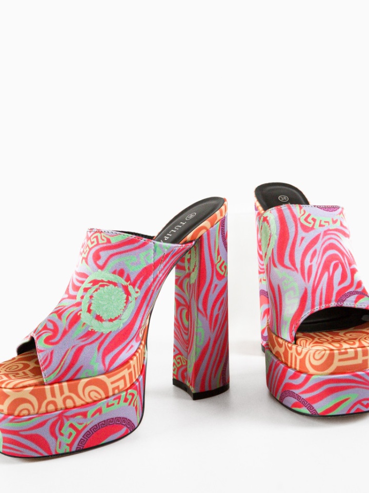 Saboti dama Hirst Roz