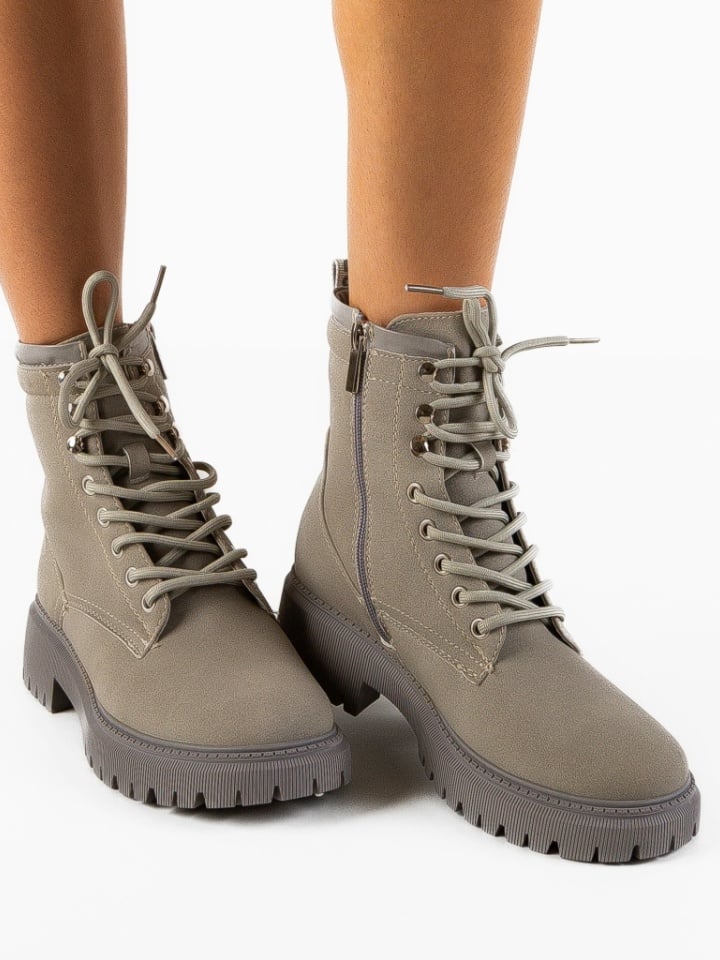 Ghete dama Pablo Roz