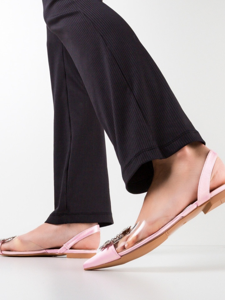 Balerini dama Issa Roz