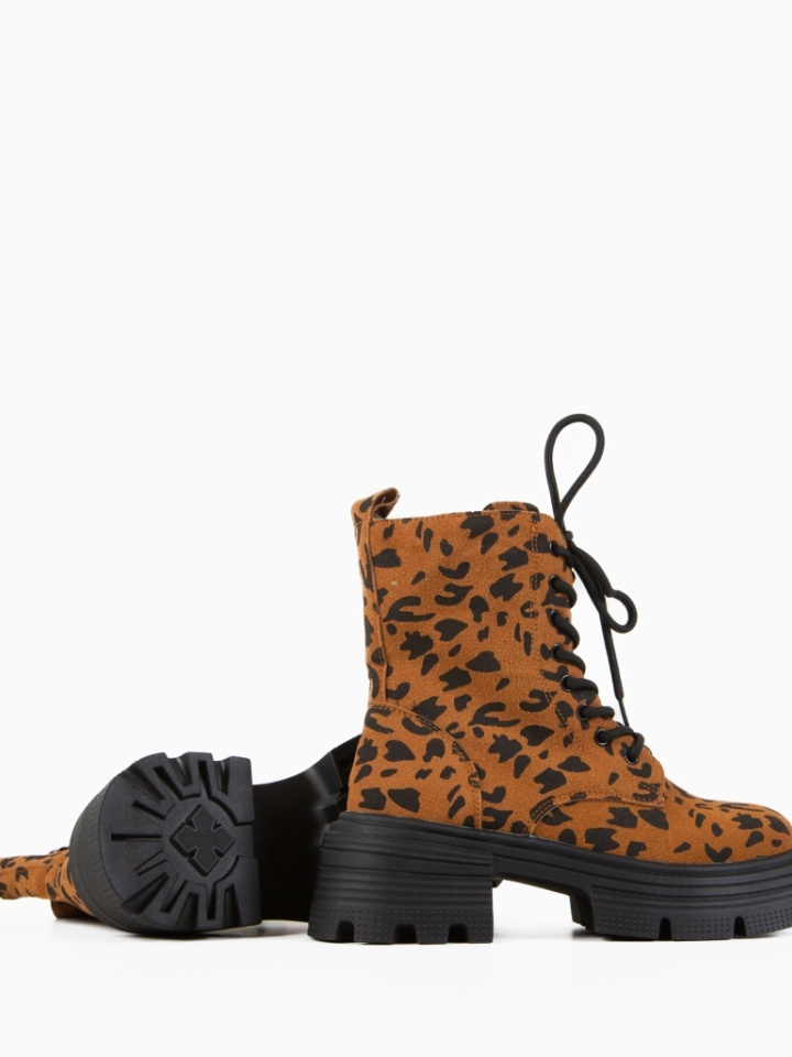 Ghete dama Carnac Maro