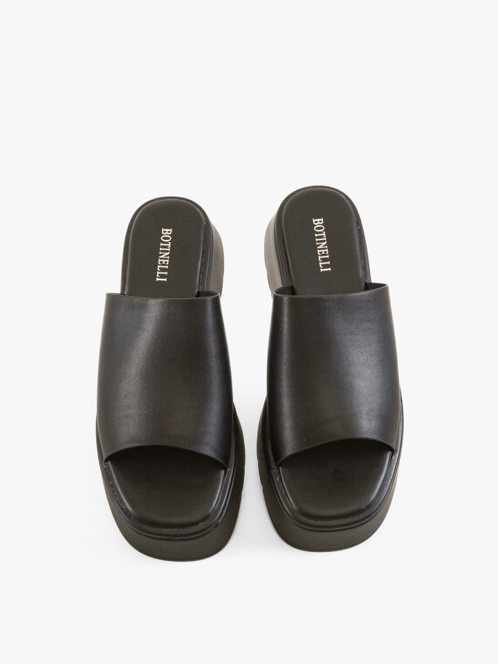 Saboti dama Egon Bej