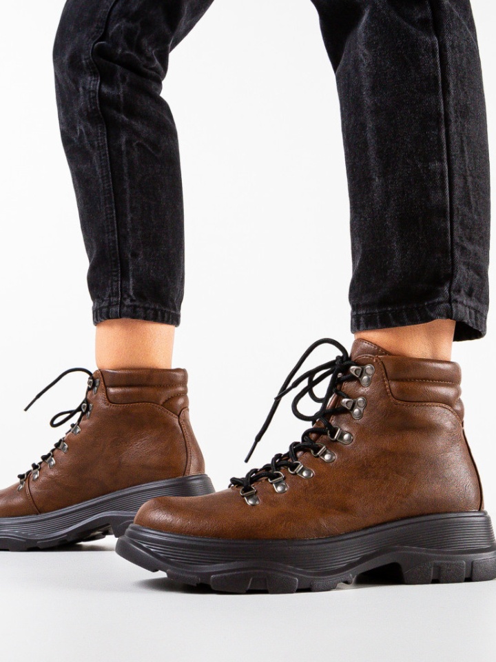 Ghete dama Layla Maro