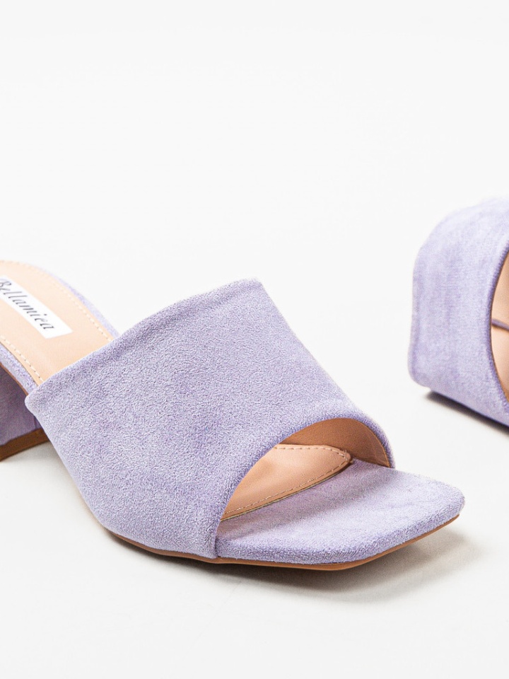 Saboti dama Velia Camel