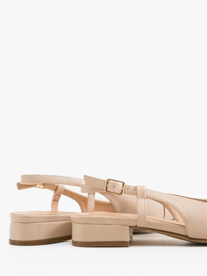 Balerini dama Limna Negri