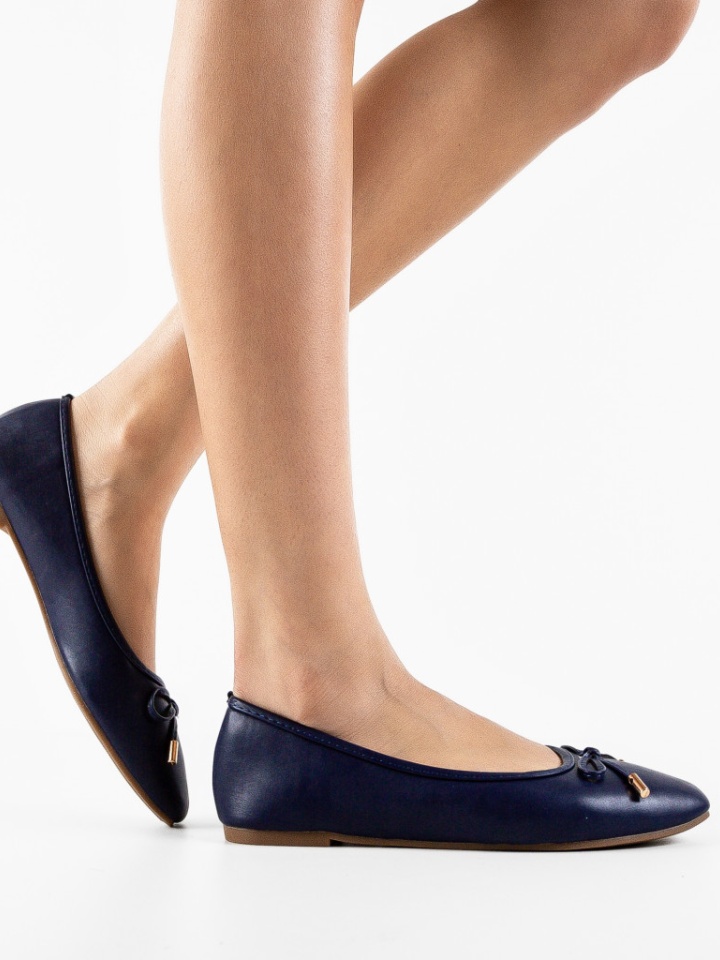 Balerini dama Atur Bej