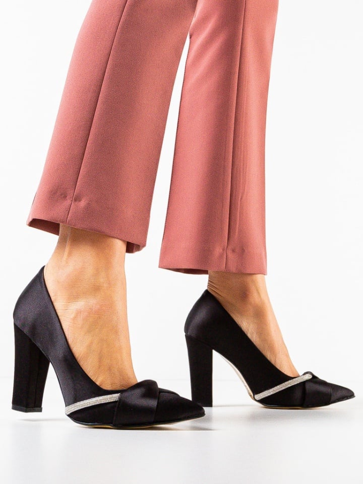 Pantofi cu toc Roka Negri 4