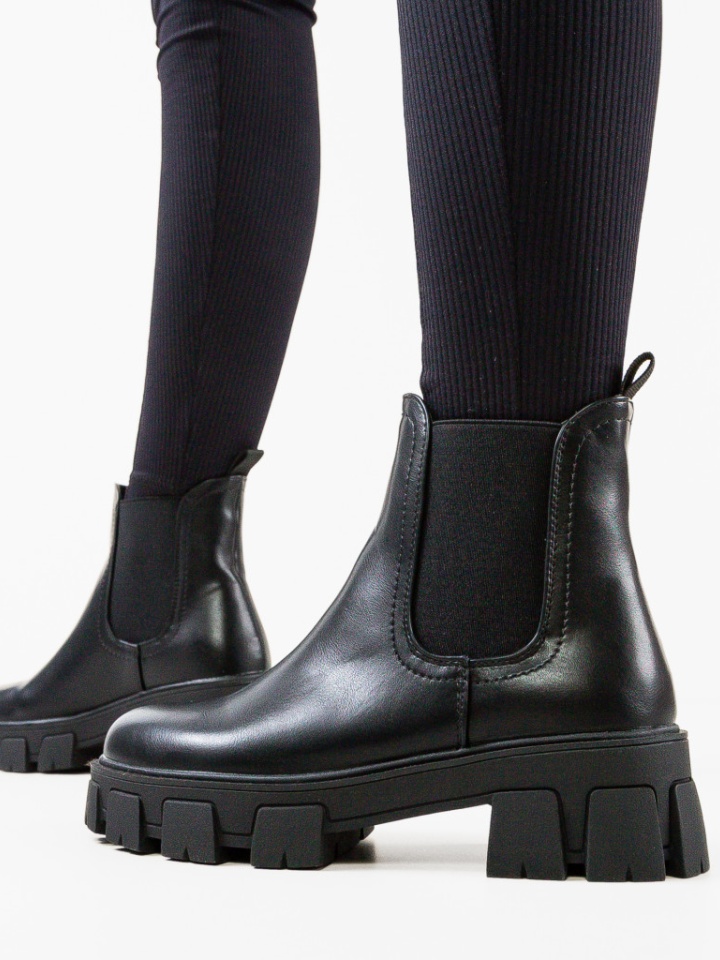 Ghete dama Archib Negre