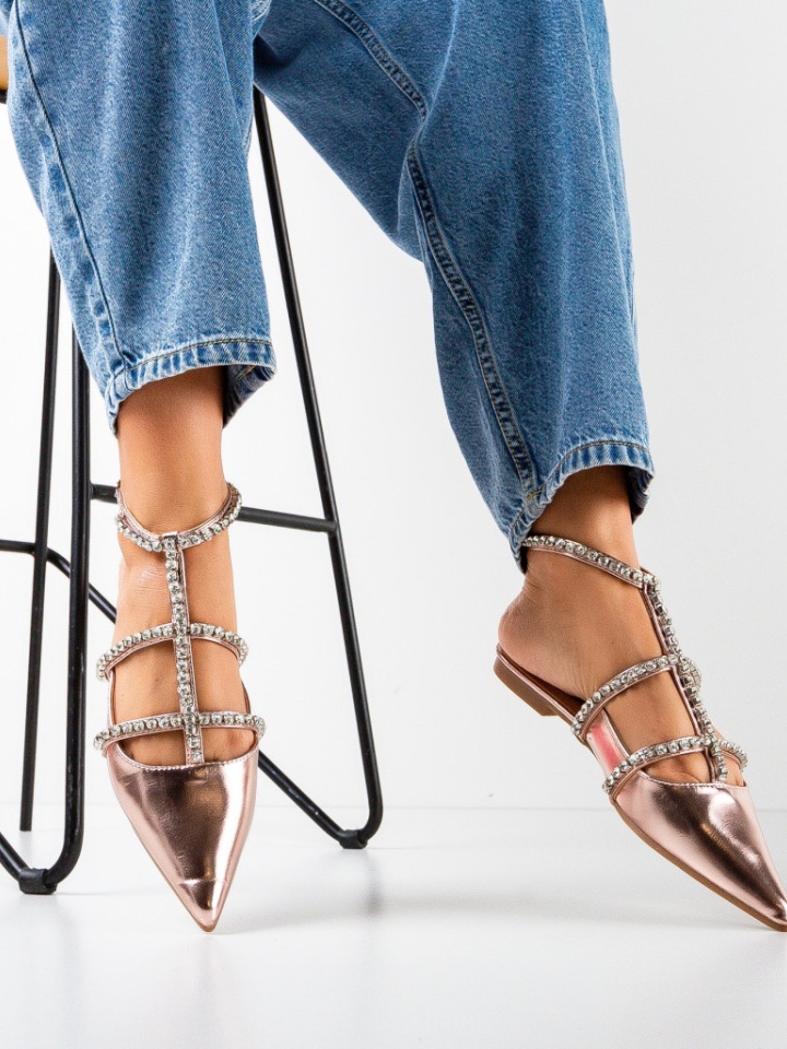 Balerini dama Tierney Roz