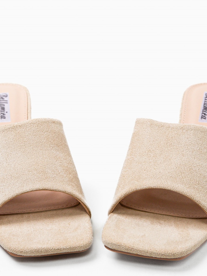 Saboti dama Velia Camel