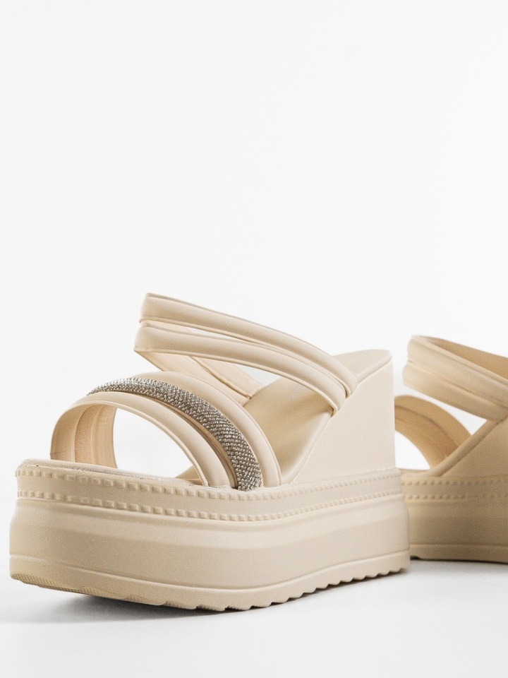 Saboti dama Pougly Albe