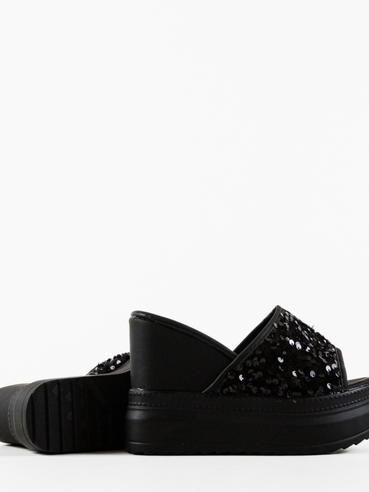 Saboti dama Karuen Albe