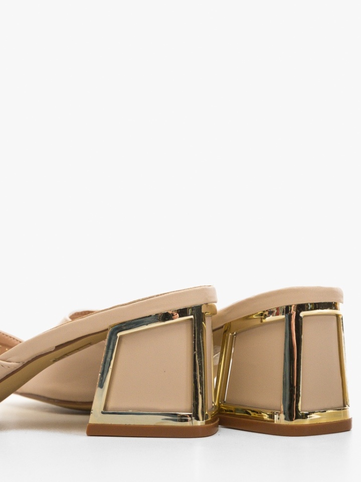 Saboti dama Ghynes Bej