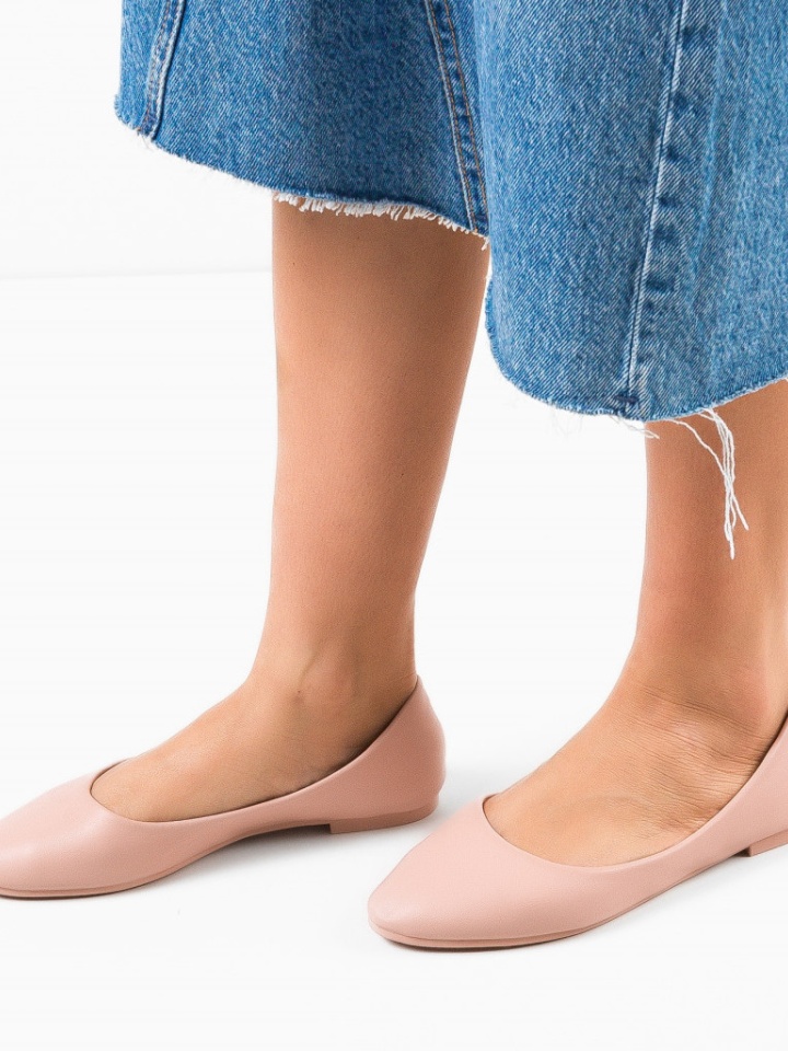 Balerini dama Kandar Roz