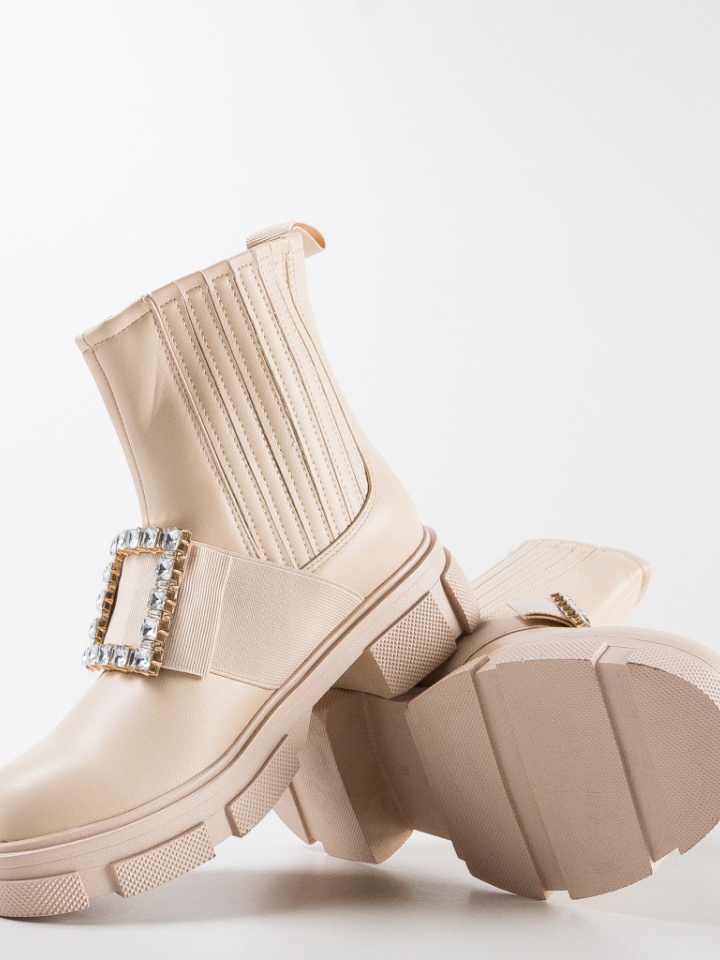 Ghete dama Saara Bej