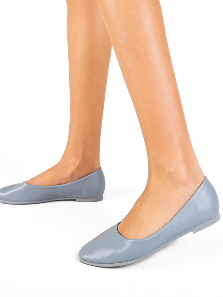 Balerini dama Ratap Albastri