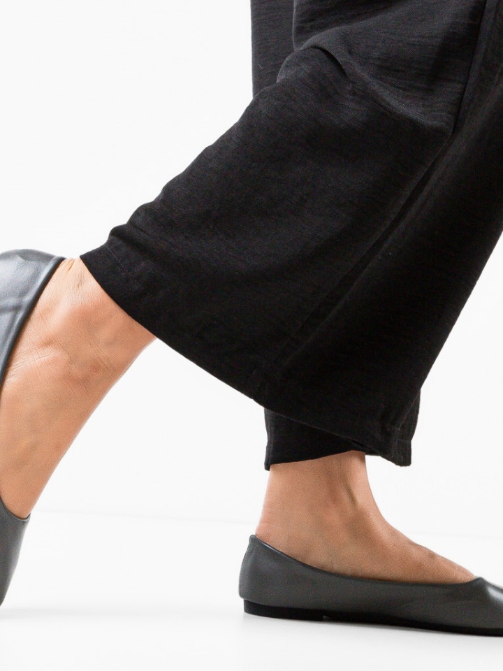 Balerini dama Aniya Bej