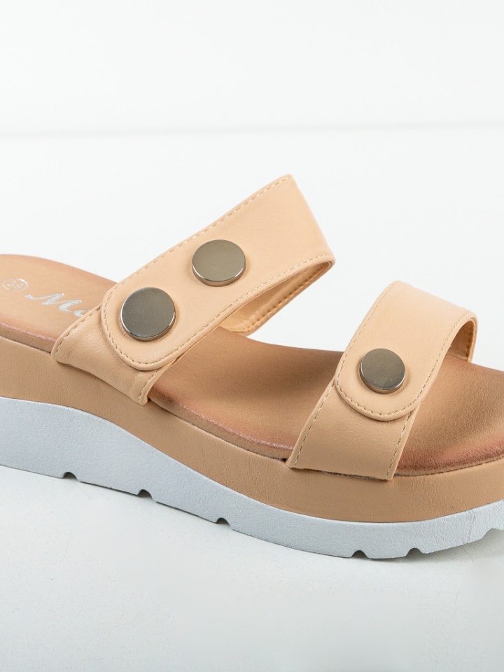 Platforme Nisioma Bej