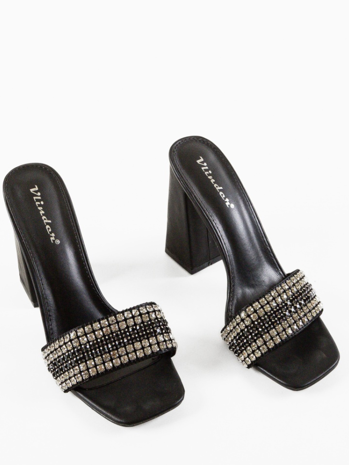 Saboti dama Safa Negri