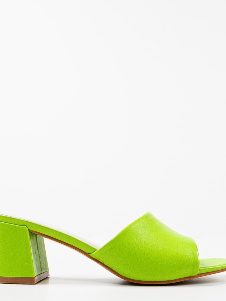 Saboti dama Vartouhi Verzi