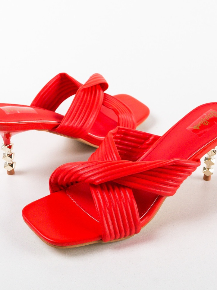 Saboti dama Bush Rosii