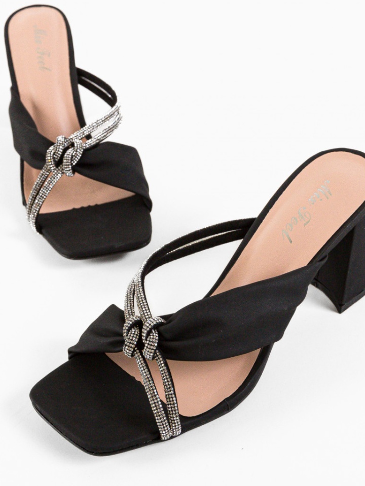 Saboti dama Sophea Bej