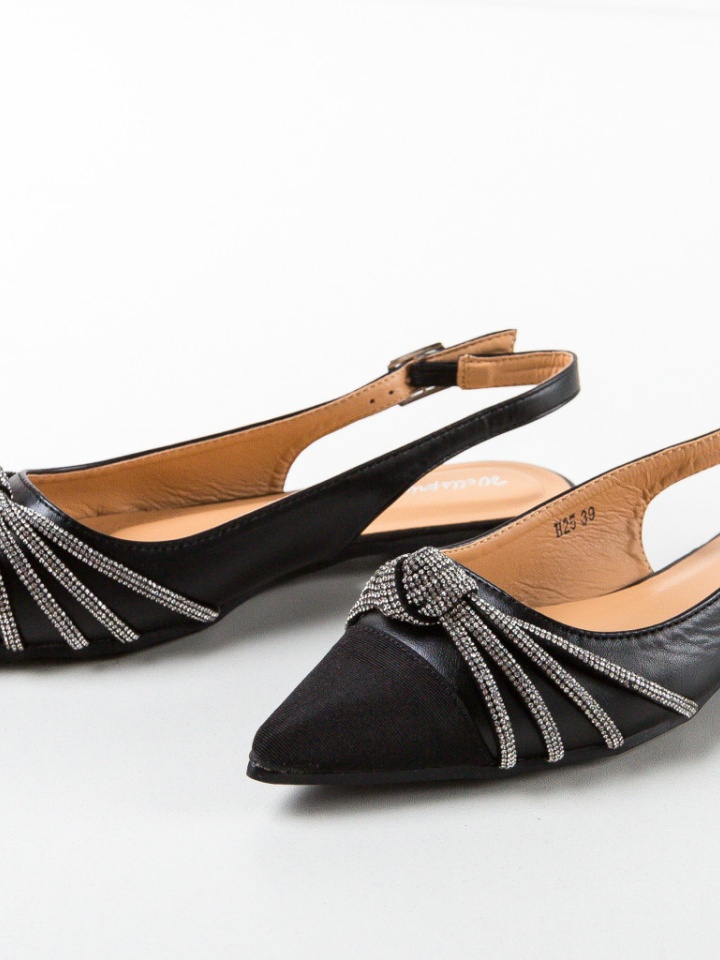 Balerini dama Holder Negri