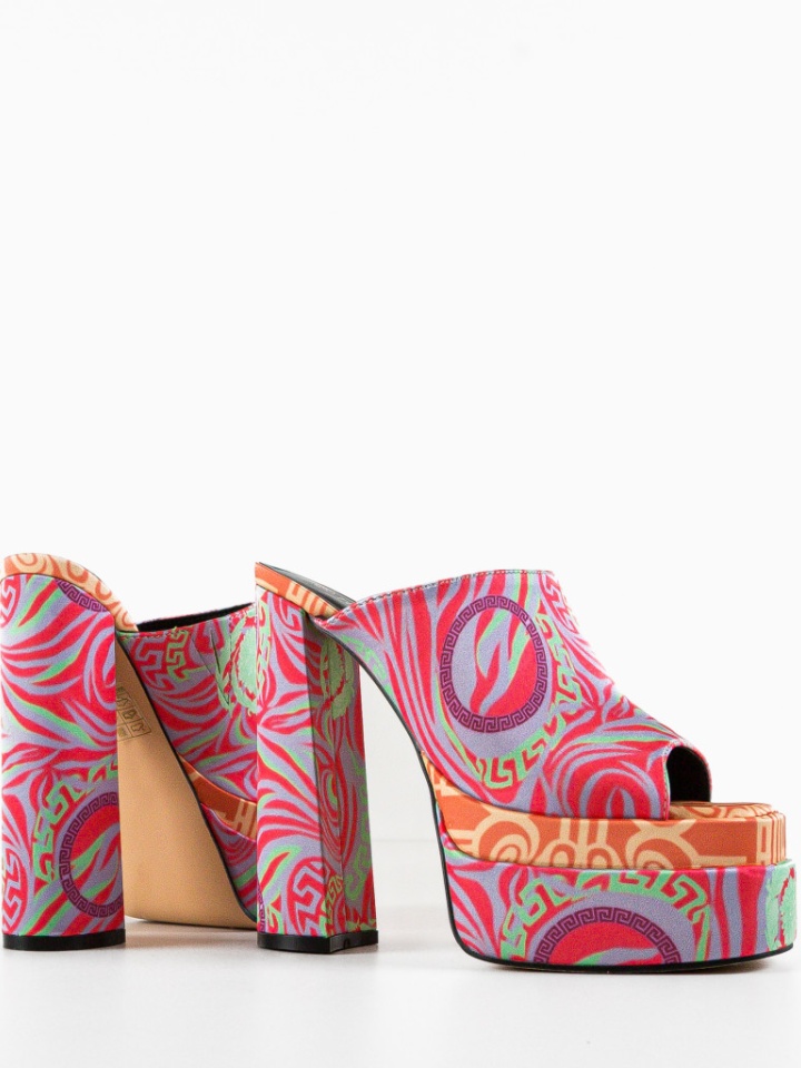 Saboti dama Hirst Roz