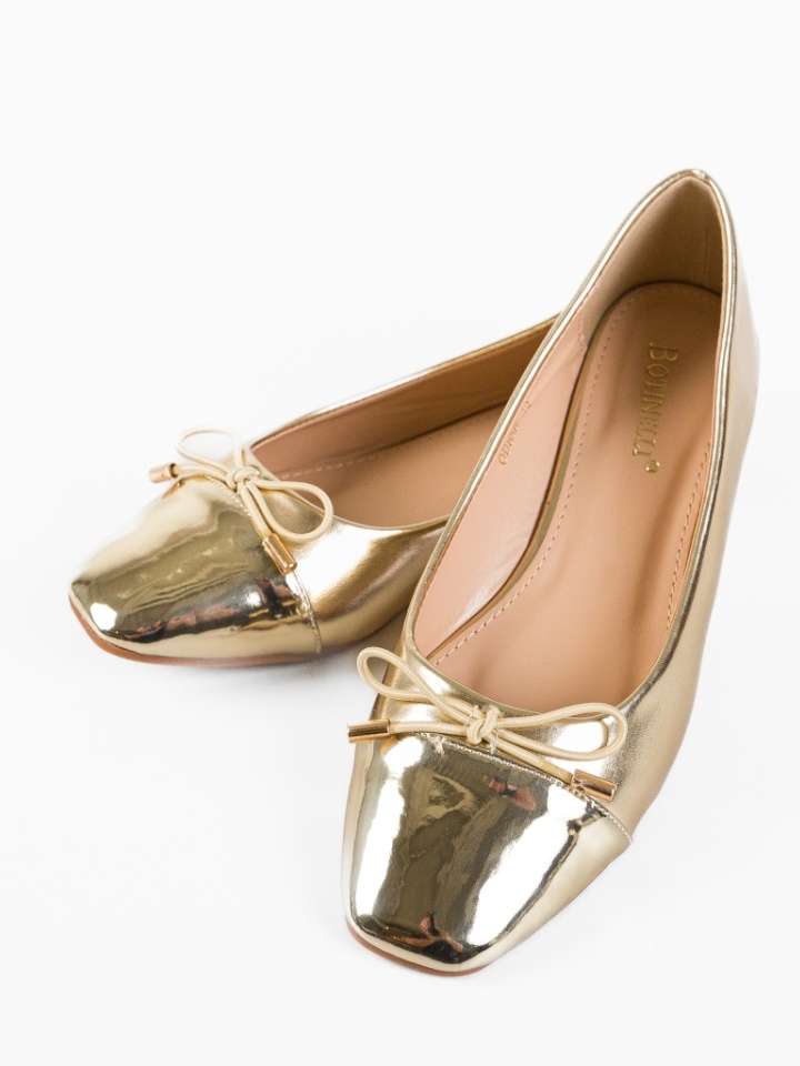 Balerini dama Kenga Aurii