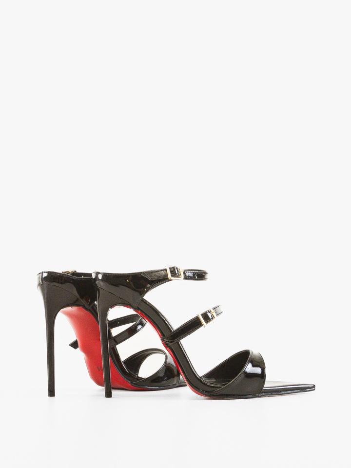 Saboti dama Yara Negri