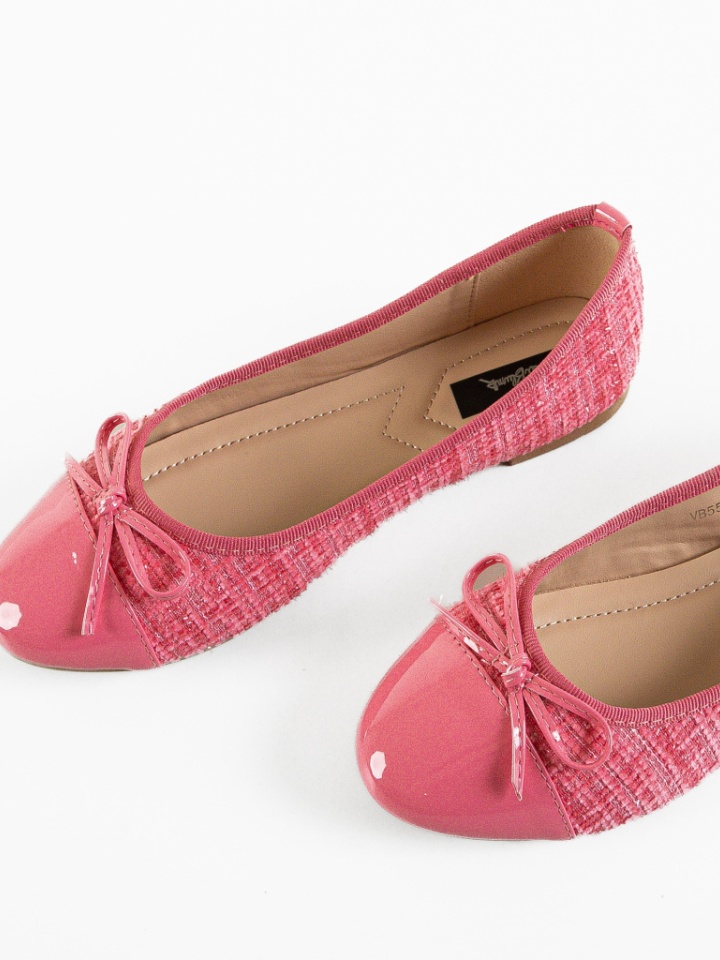 Balerini dama Musto Roz