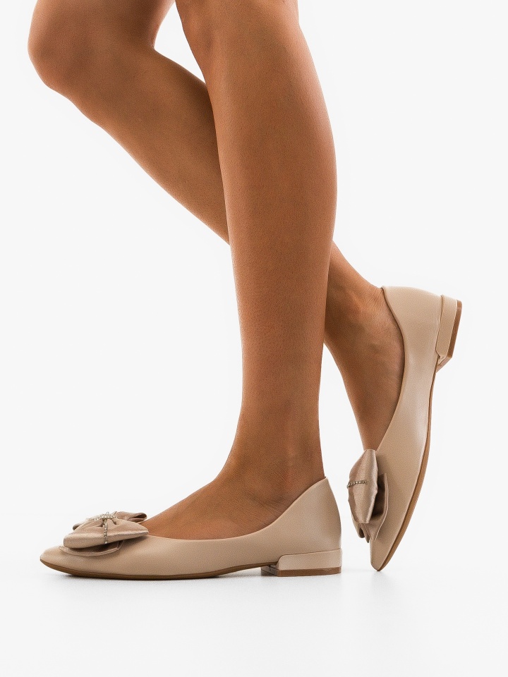 Balerini dama Dyty Bej