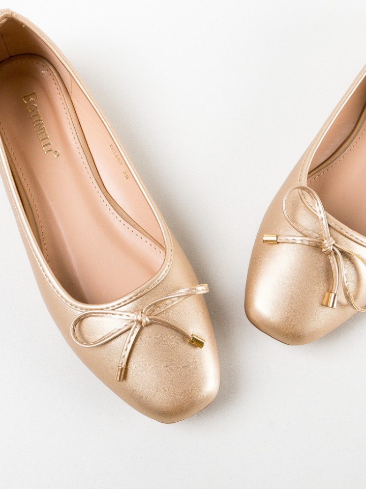 Balerini dama Atur Bej